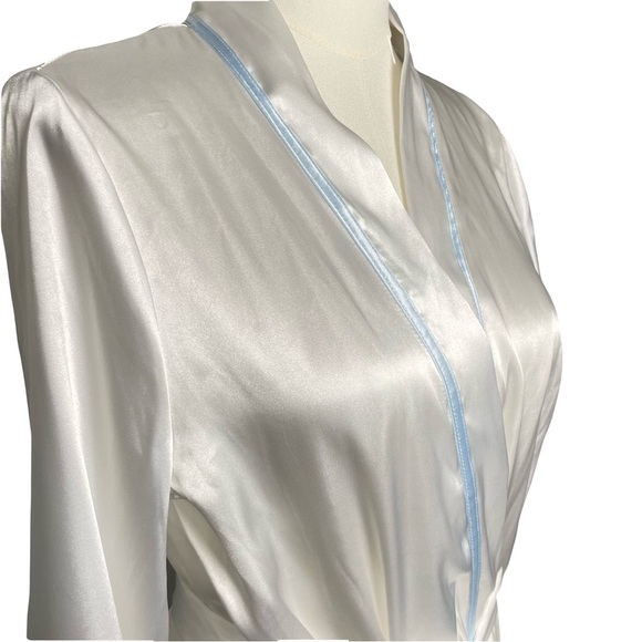 New Linea Donatella White Satin “Bride” Robe Size Small NWT - Picture 3 of 11